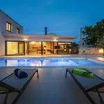Villa 115 Višnjan