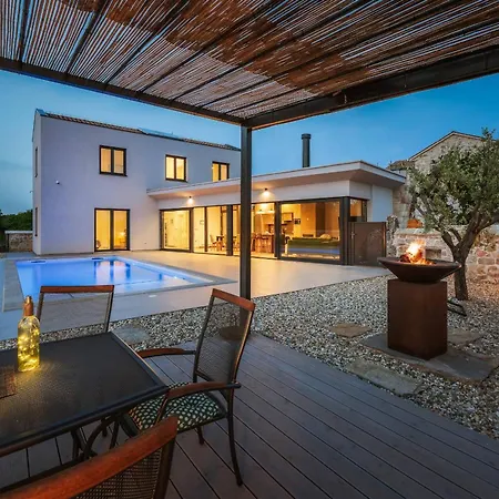 115 Villa *