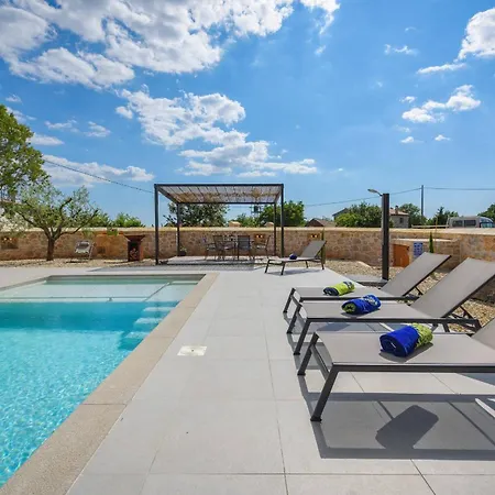 115 Вишнян
