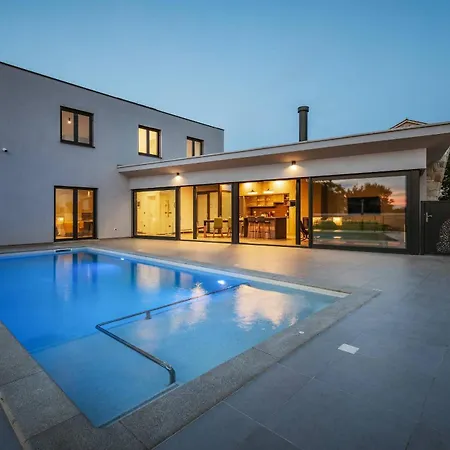 Villa 115 Višnjan